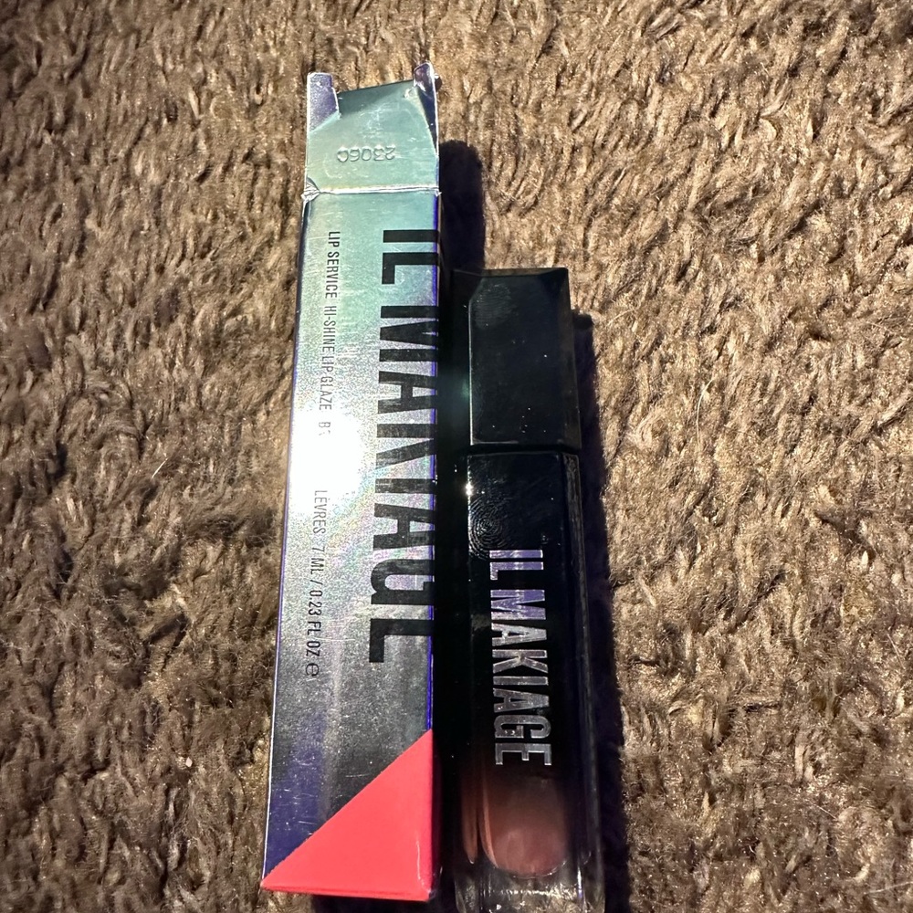 Lip glaze